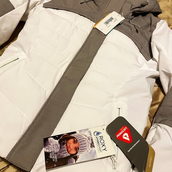 Roxy Winter Snowboarding Jacket - Picture 2 of 8